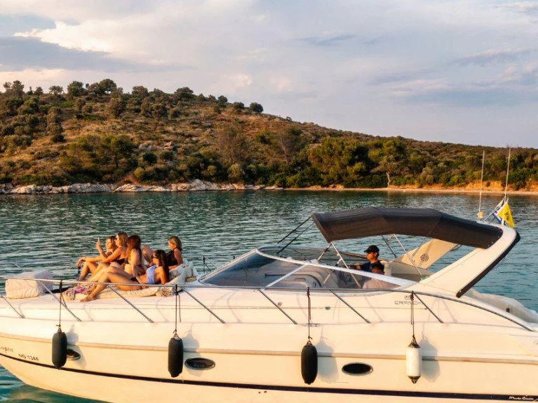 Cranchi Zaffiro 34 między profesjonalistami a osobami prywatnymi w Vieux Port de Cannes