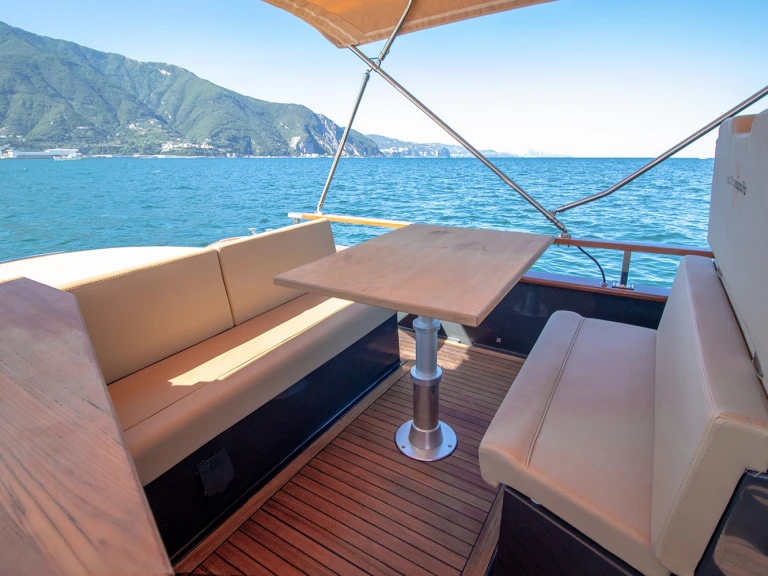 Wynajem Motorówka Nautica Esposito z patentem 