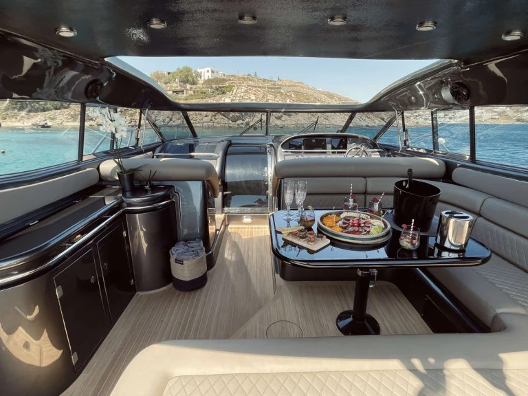 Wynajem Luksusowy jacht Sunseeker z patentem 