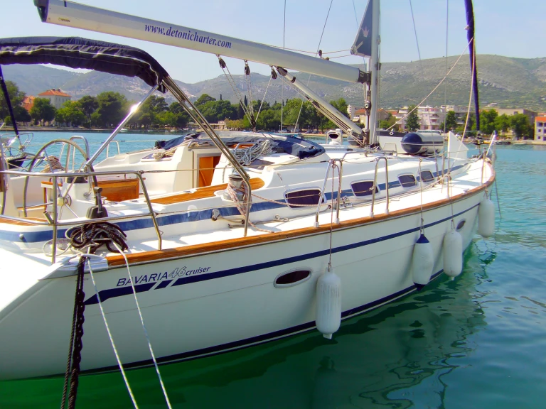 Wynajmij Bavaria Cruiser 46 w Trogir