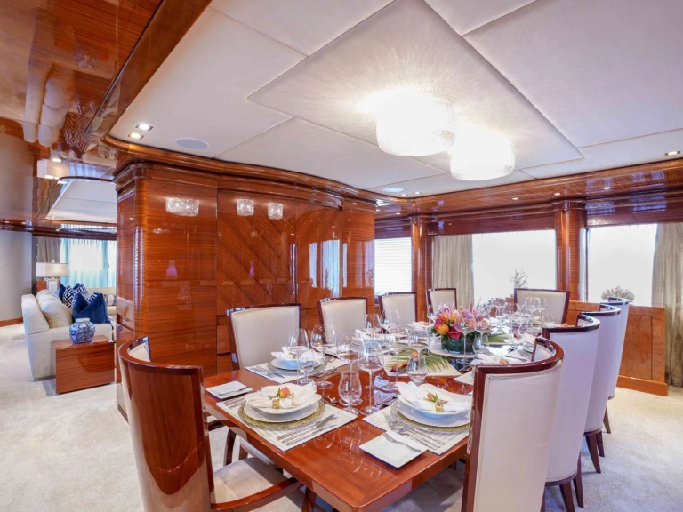 Wynajem Luksusowy jacht Trinity Yachts z patentem 