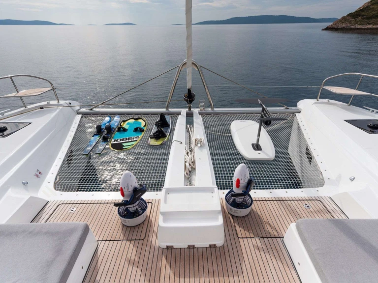 Lagoon LADY M między profesjonalistami a osobami prywatnymi w Trogir