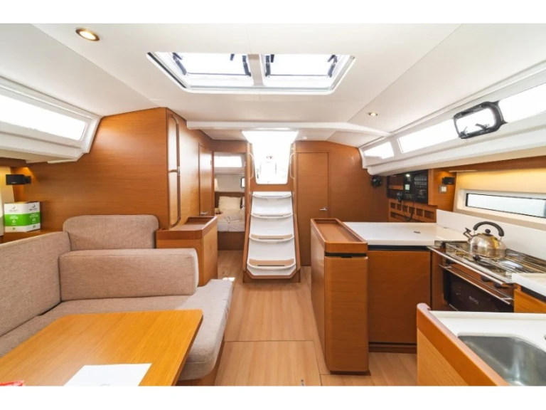 Żaglowiec do wynajmu w Lefkáda w najlepszej cenie