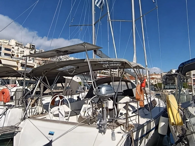 Bavaria Bavaria 41 Cruiser między profesjonalistami a osobami prywatnymi w Piraeus