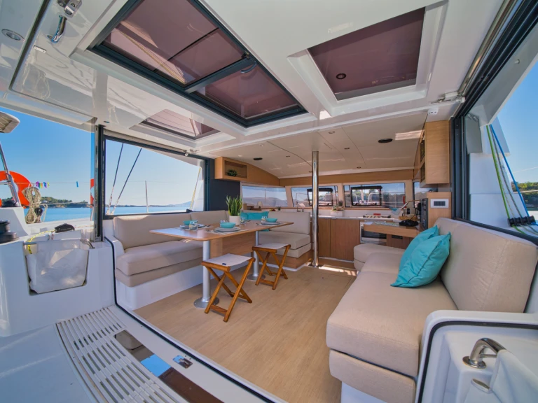 Wynajem łodzi Gouvia tanio Bali Catsmart