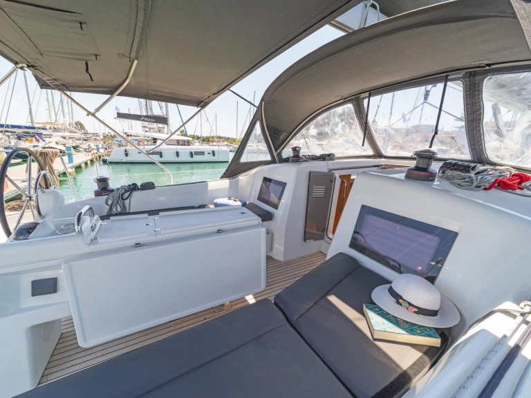 Wynajem łodzi Alimos tanio Sun Odyssey 410