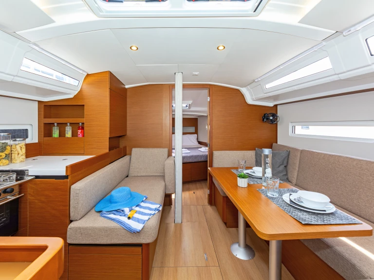 Wynajem Żaglowiec w Alimos - Jeanneau Sun Odyssey 410
