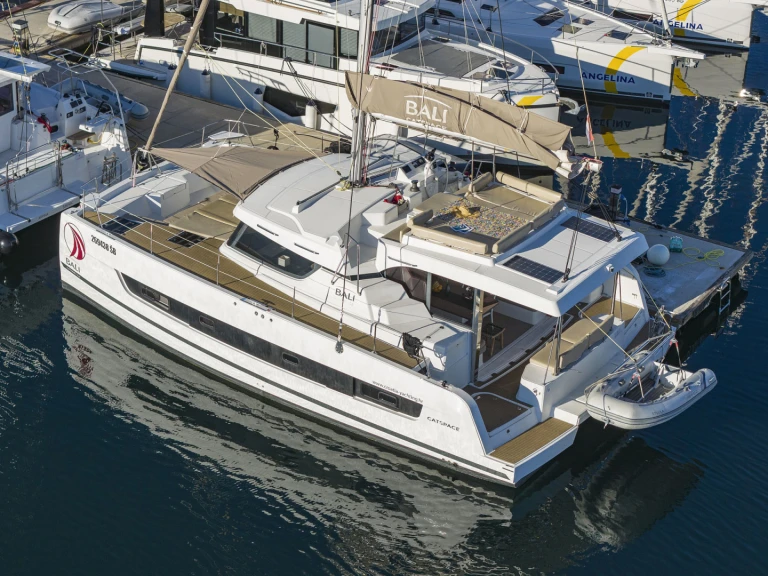 Wynajmij Katamaran z lub bez skippera Bali w Sibenik