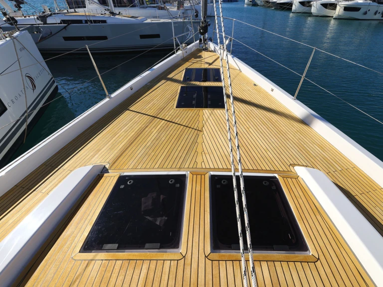 Żaglowiec do wynajmu w Donji Seget w najlepszej cenie