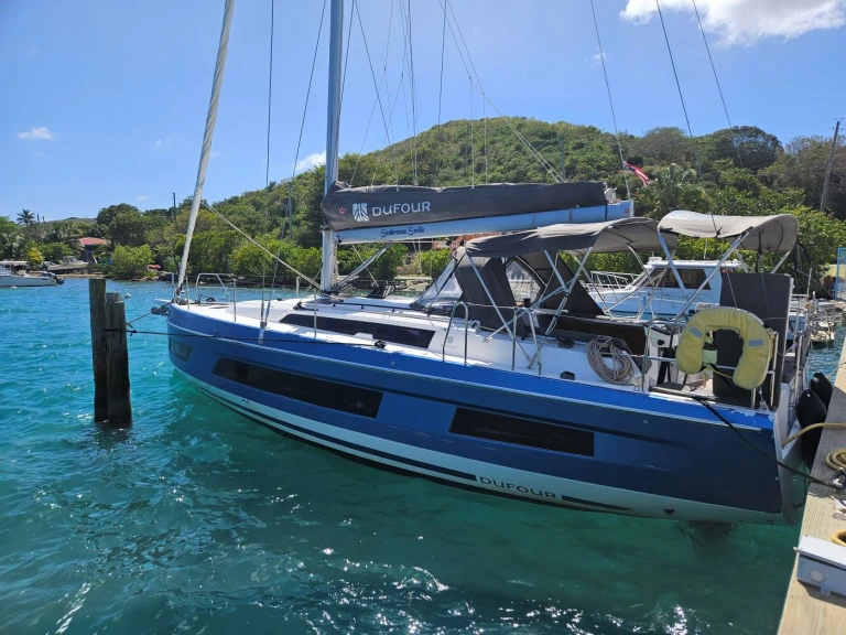 Dufour Dufour 41 między profesjonalistami a osobami prywatnymi w Frenchtown