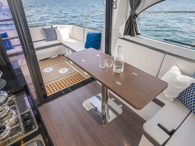 Wynajem łodzi Bénéteau Antares 11 FLY w Saint-Mandrier-sur-Mer na SamBoat 