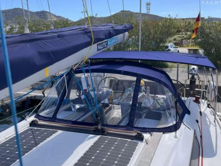 Wynajem Żaglowiec Dufour z patentem 