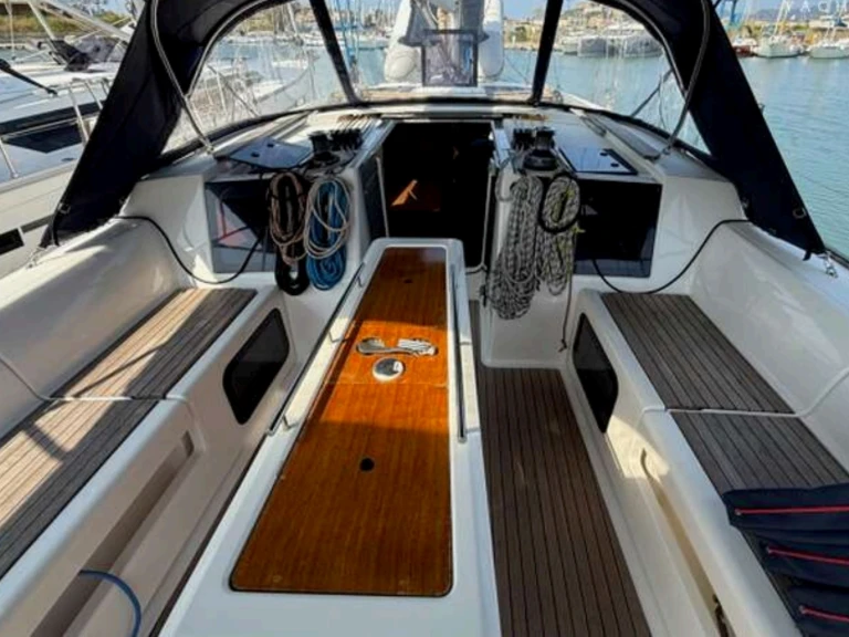 Żaglowiec do wynajmu w Hiszpania w najlepszej cenie