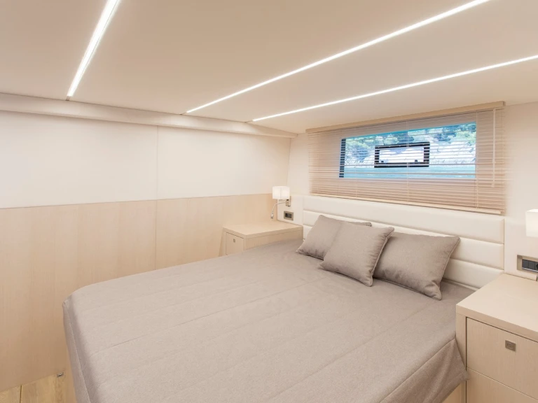 MED YACHT  Med Yacht 52 między profesjonalistami a osobami prywatnymi w Marine de Sant'Ambrogio