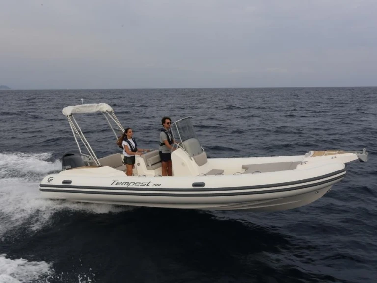 Wynajem w Marine de Sant'Ambrogio- Capelli Tempest 700 CUP na SamBoat