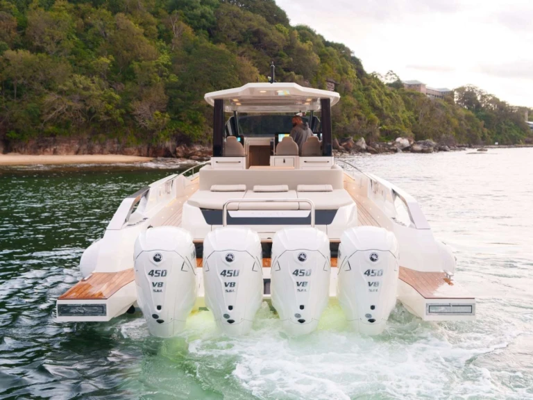 Wynajem Łódż półsztywna w Marine de Sant'Ambrogio - Capelli STRADIVARI 52