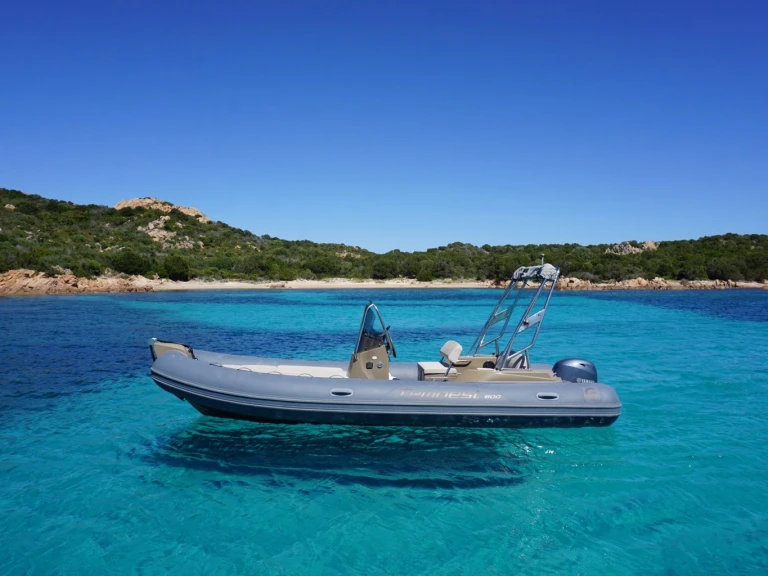 Wynajmij Capelli Capelli 600 w Porto Rotondo