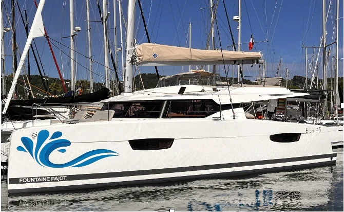 Wynajem Katamaran Fountaine Pajot z patentem 
