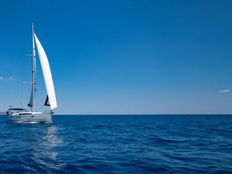 Żaglowiec do wynajmu w Nikiána w najlepszej cenie