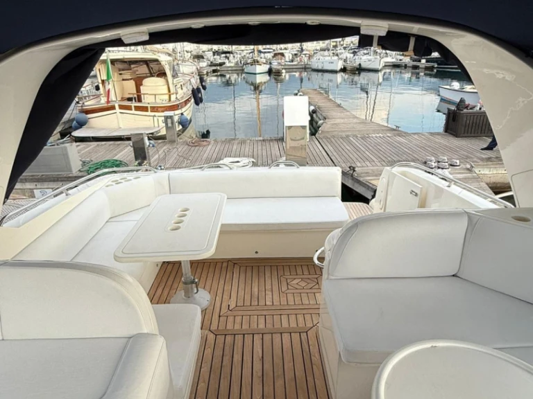 Fireline 41 między profesjonalistami a osobami prywatnymi w Castellammare di Stabia