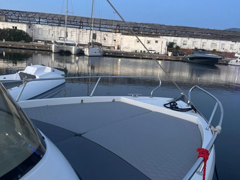 Wynajem Motorówka Saver z patentem 