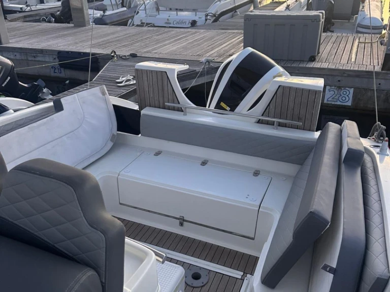 Saver Saver 750 Cabin  między profesjonalistami a osobami prywatnymi w Castellammare di Stabia