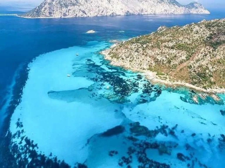 Wynajem Łódż półsztywna Magnus z patentem 