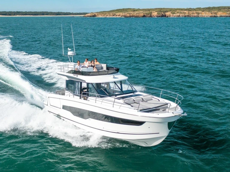 Motorówka do wynajmu w Trogir w najlepszej cenie