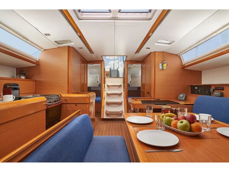 Żaglowiec do wynajmu w Kallithéa w najlepszej cenie