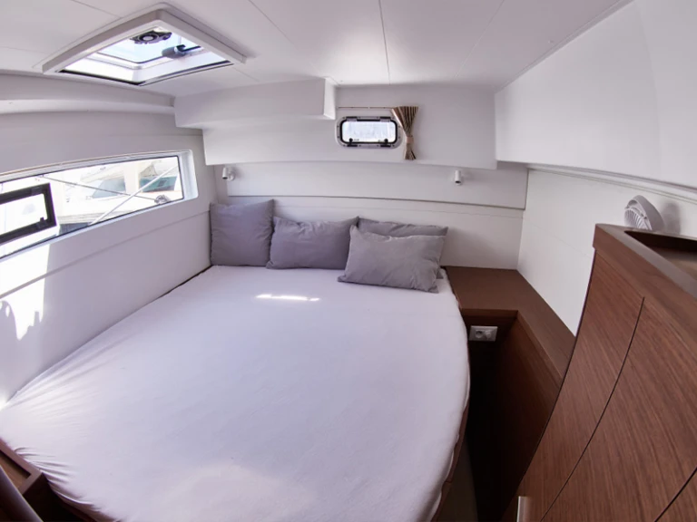 Wynajem Katamaran w Pula - Lagoon Lagoon 40