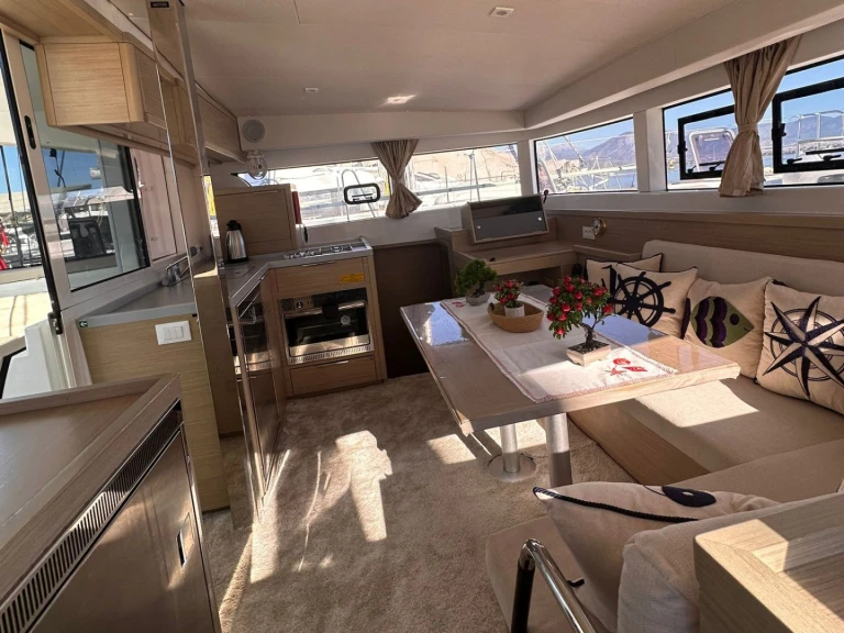 Wynajmij Katamaran z lub bez skippera Lagoon w Fethiye