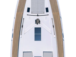 Wynajem Żaglowiec Bénéteau z patentem 