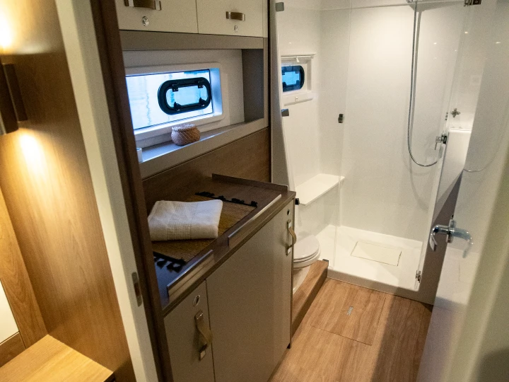 Wynajmij Katamaran z lub bez skippera Bali w Sitges