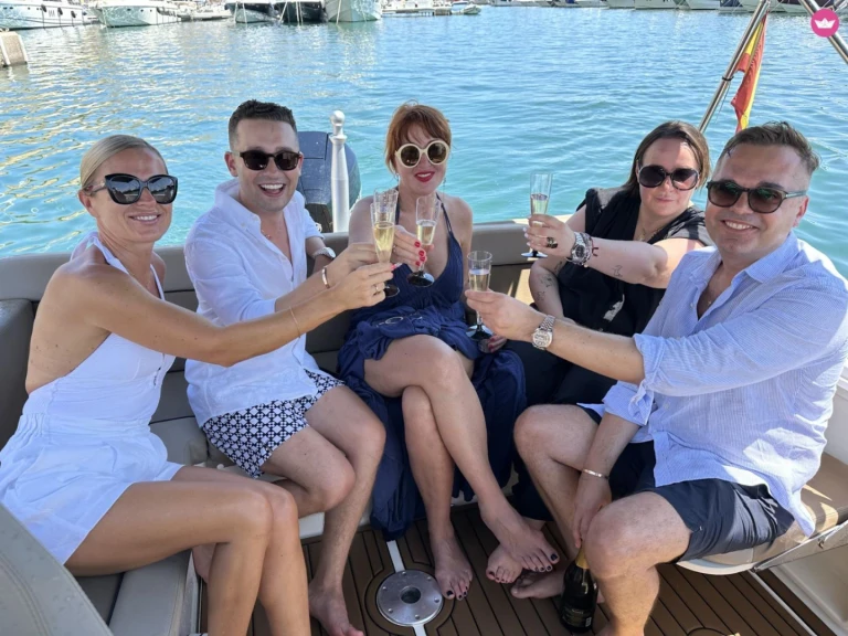 Wynajem Motorówka Quicksilver z patentem 