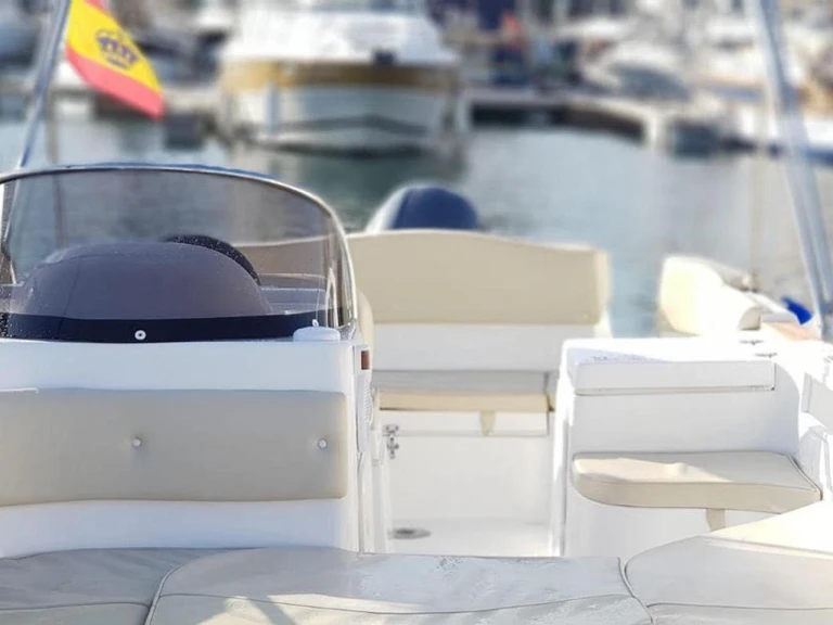 Marinello Eden 22 między profesjonalistami a osobami prywatnymi w Marina de Bonaire