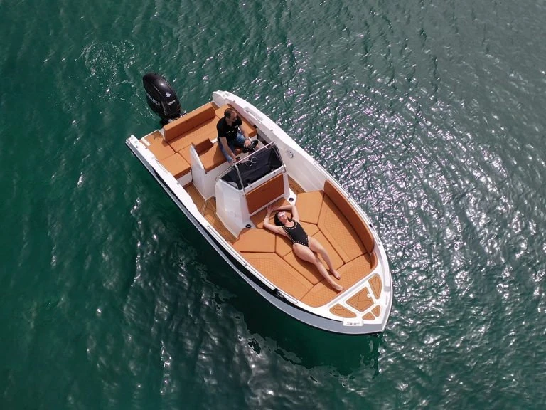 Wynajem łodzi Saint Paul's Bay tanio Nireus CL620