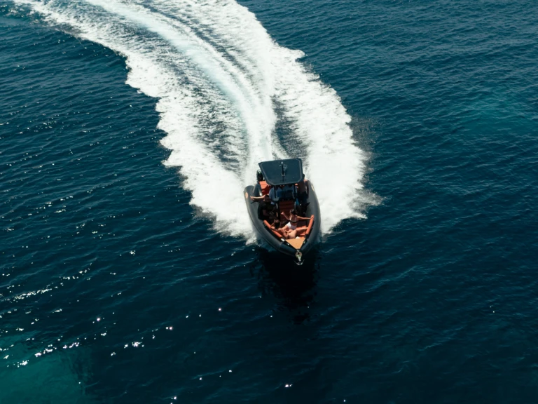 Motorówka do wynajmu w Gouvia w najlepszej cenie