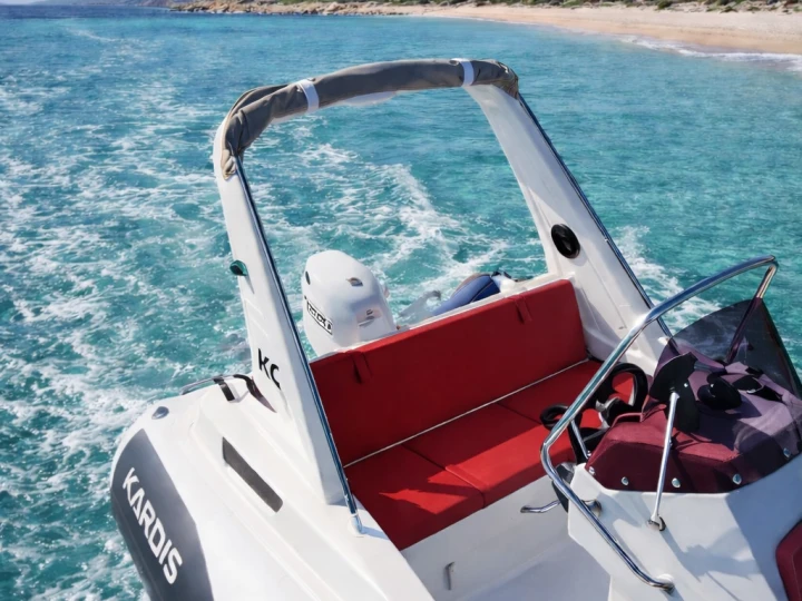 Wynajmij Kardis Kardis Fox 570 w Marina di Portisco