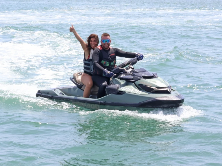 Wynajmij Sea-Doo GTX  w Portimão