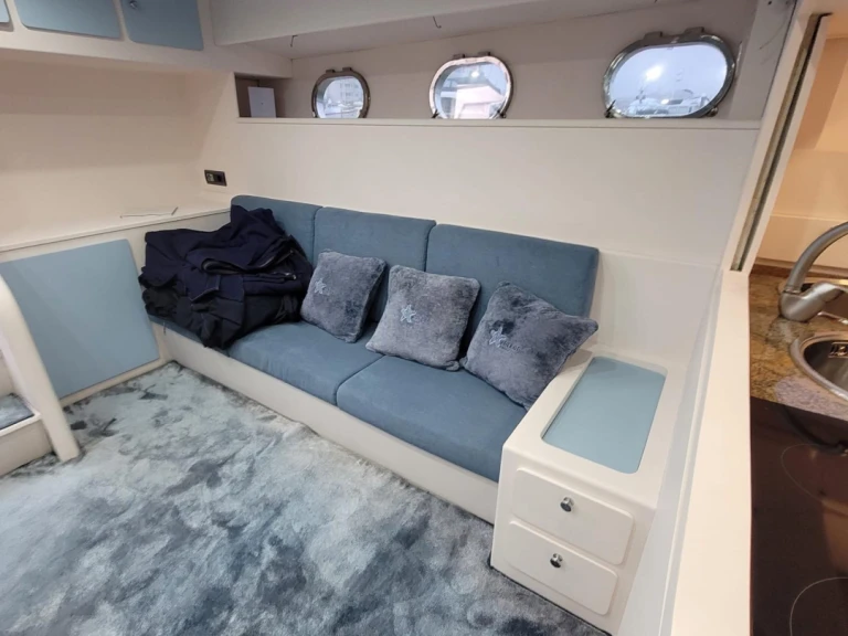 Wynajmij Motorówka z lub bez skippera Baia w Rimini