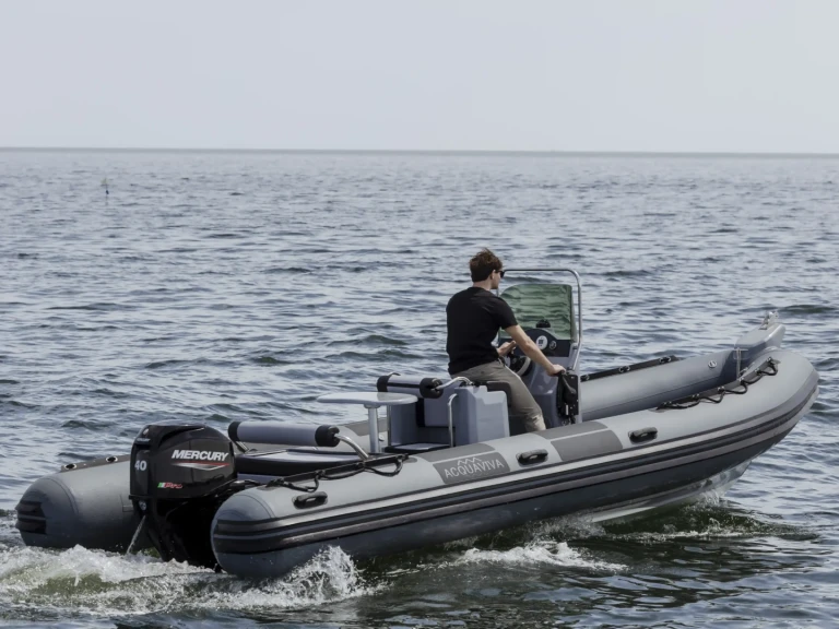 Wynajem Łódż półsztywna w Rimini - Acquaviva Acquaviva 635