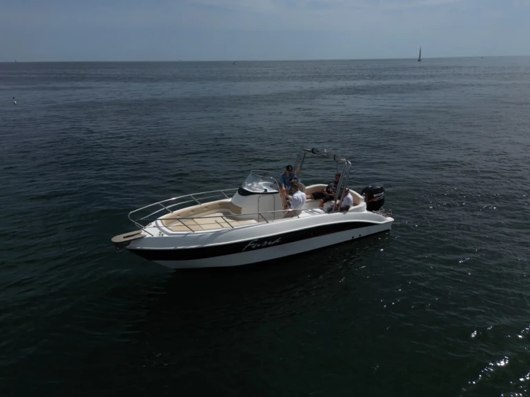 Wynajem Motorówka Marinello z patentem 