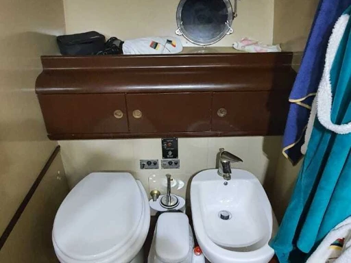 Wynajmij Luksusowy jacht z lub bez skippera Versilcraft w Marina degli Aregai