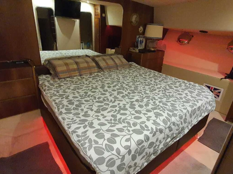 Wynajem Luksusowy jacht Versilcraft z patentem 