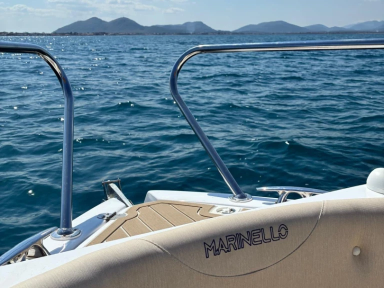 Motorówka do wynajmu w Marina de Bonaire w najlepszej cenie