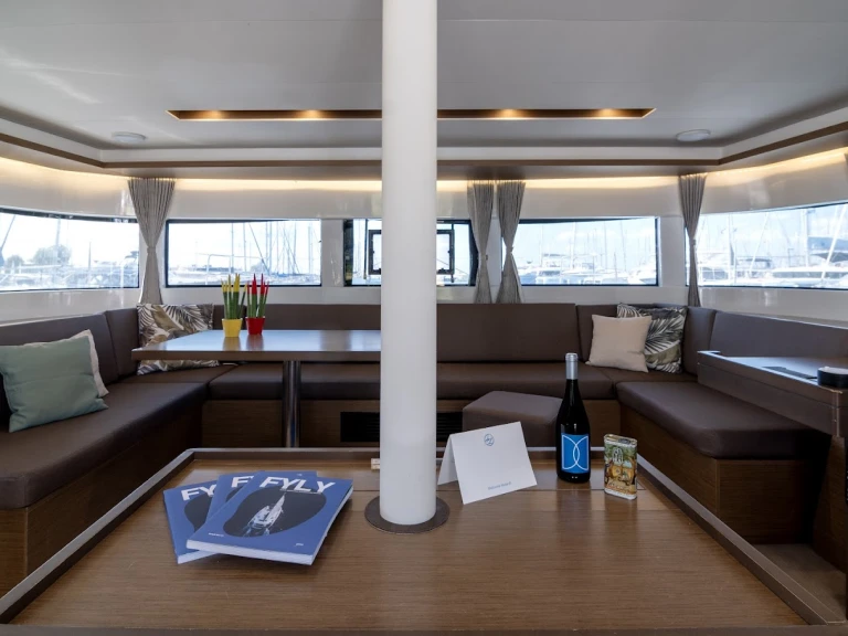 Wynajmij Katamaran z lub bez skippera Lagoon w Paros (wyspa)