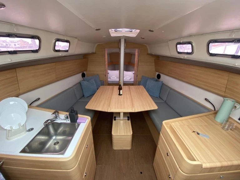 Wynajem łodzi Bénéteau First 35 w Jezera na SamBoat 