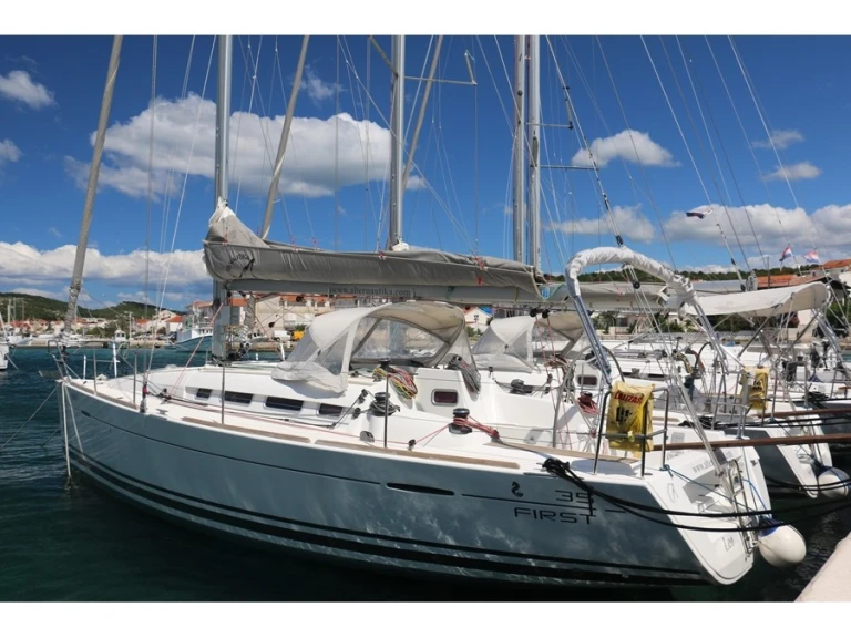 Wynajem łodzi Bénéteau First 35 w Jezera na SamBoat 