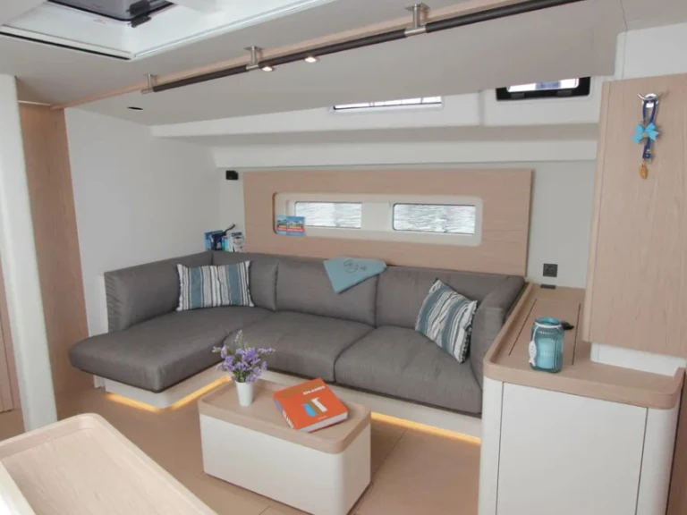 Wynajmij Żaglowiec z lub bez skippera Bénéteau w Lavrio