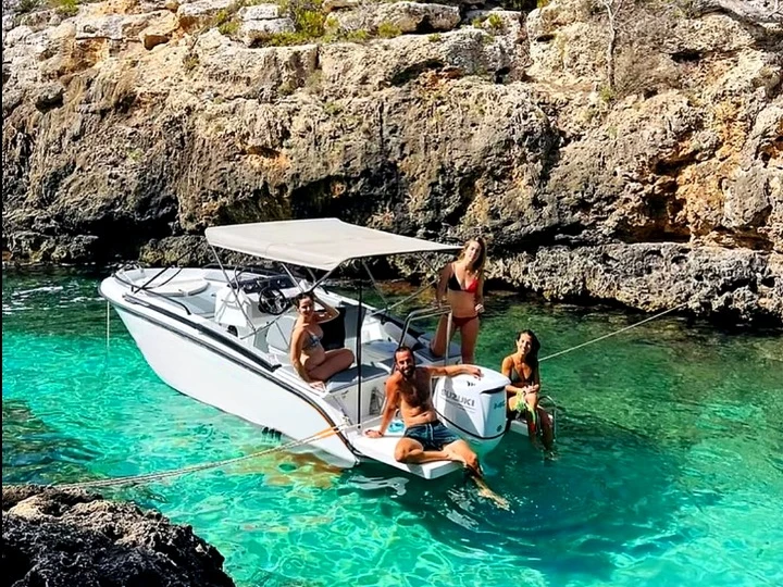 BMA BMA X199 między profesjonalistami a osobami prywatnymi w Port d'Addaia (Port)